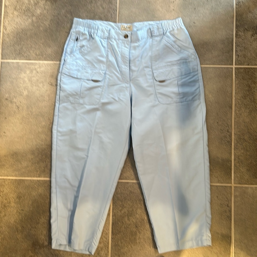 LL Bean women’s size large cargo crop pants elastic sides